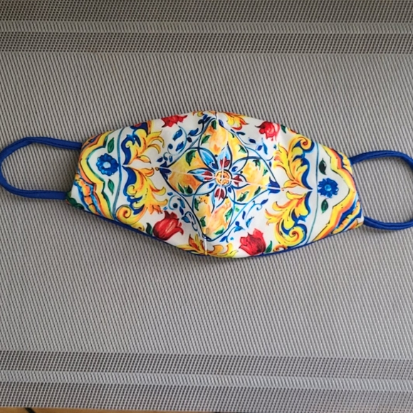 Bundle Fashionable Face Masks - Picture 4 of 4